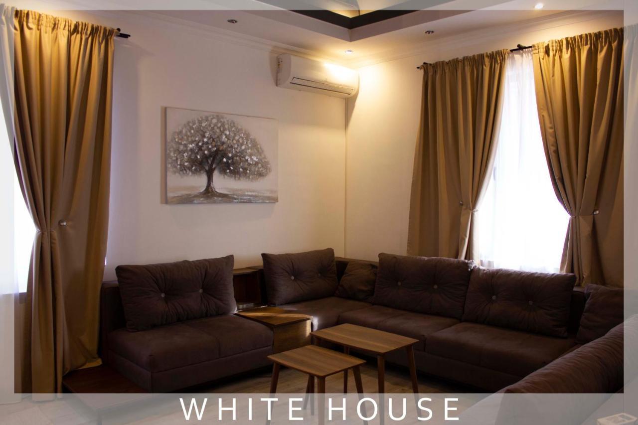 White House Villa Tbilisi Buitenkant foto