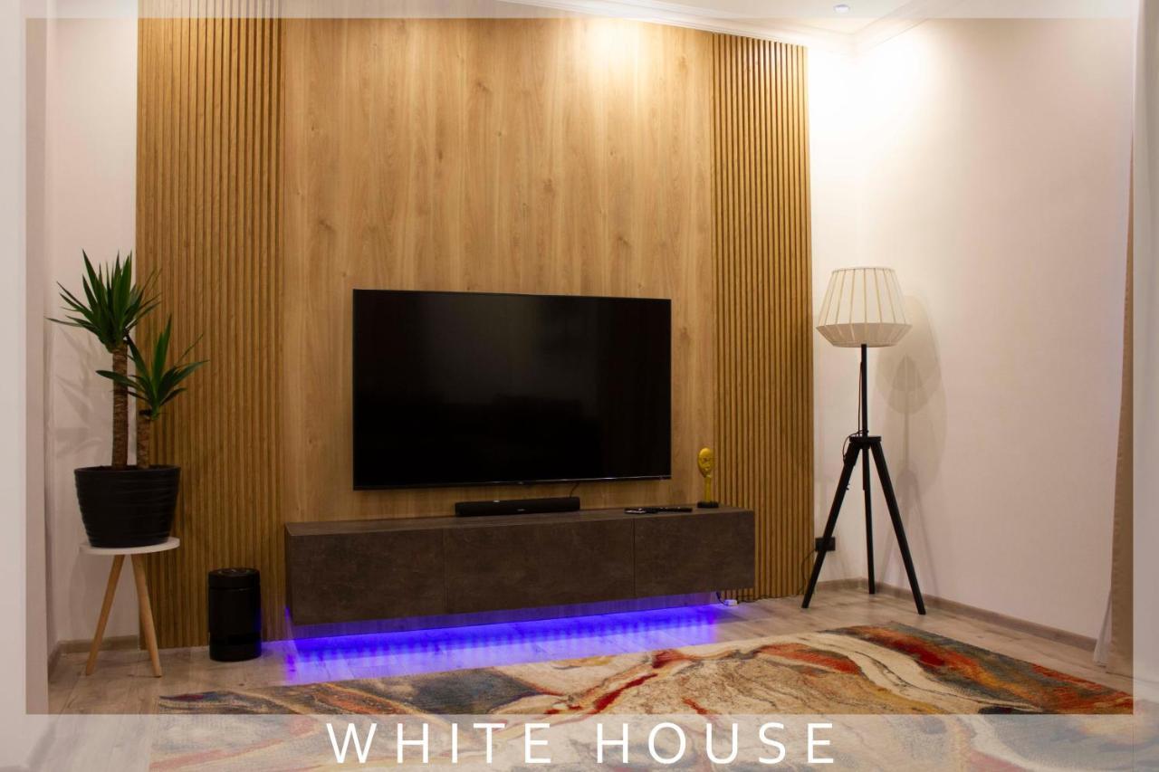 White House Villa Tbilisi Buitenkant foto