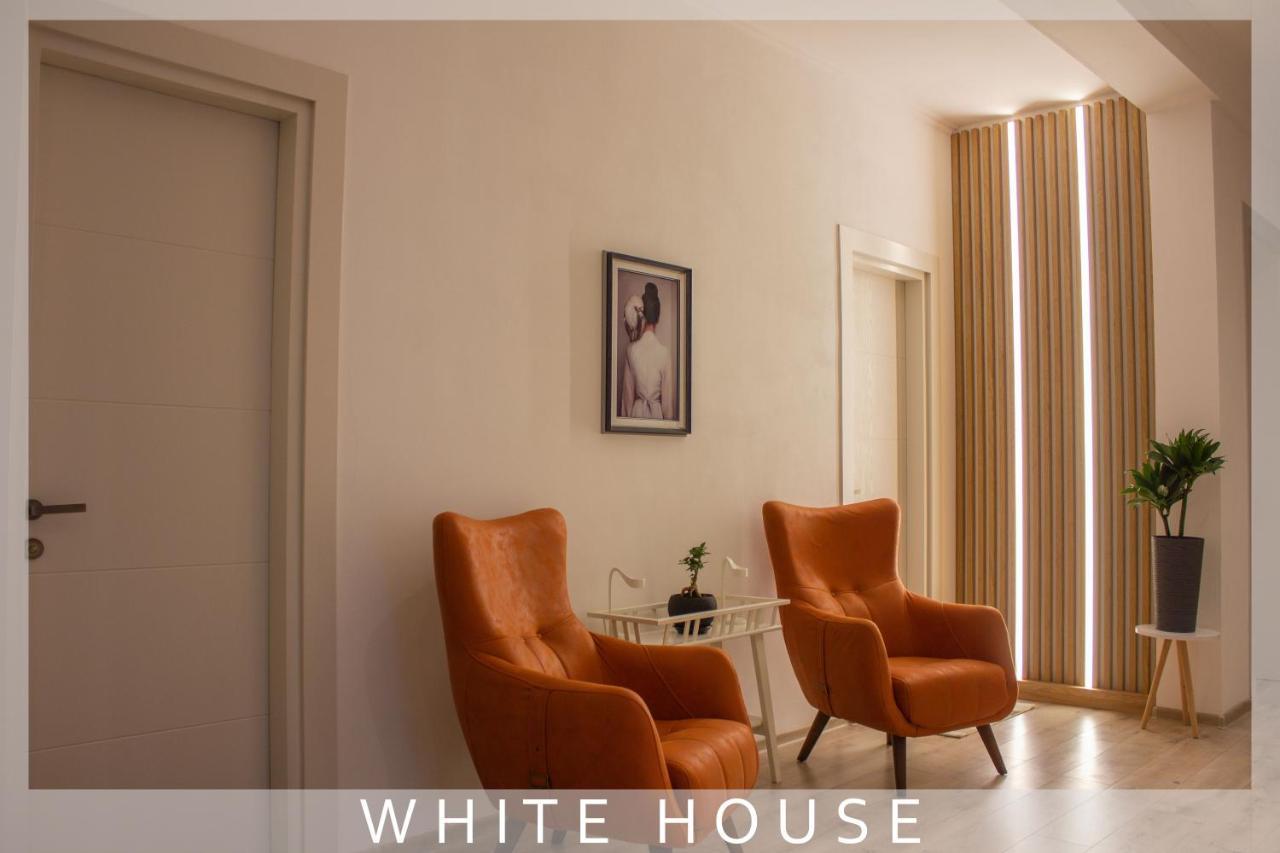 White House Villa Tbilisi Buitenkant foto