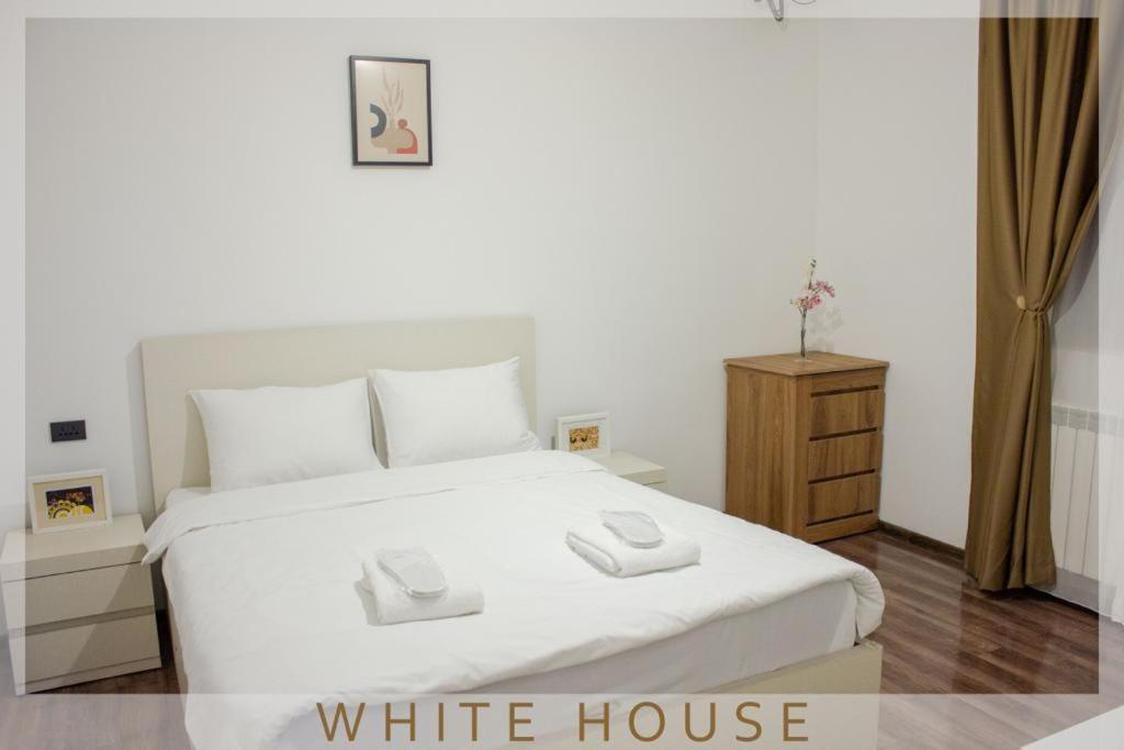 White House Villa Tbilisi Buitenkant foto