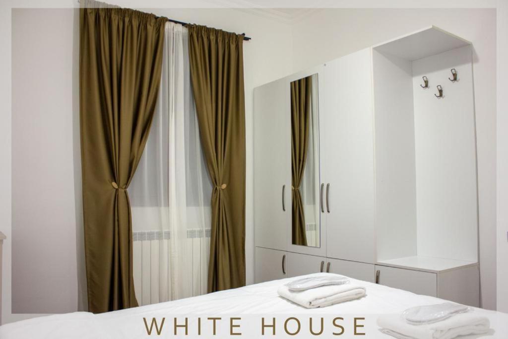 White House Villa Tbilisi Buitenkant foto