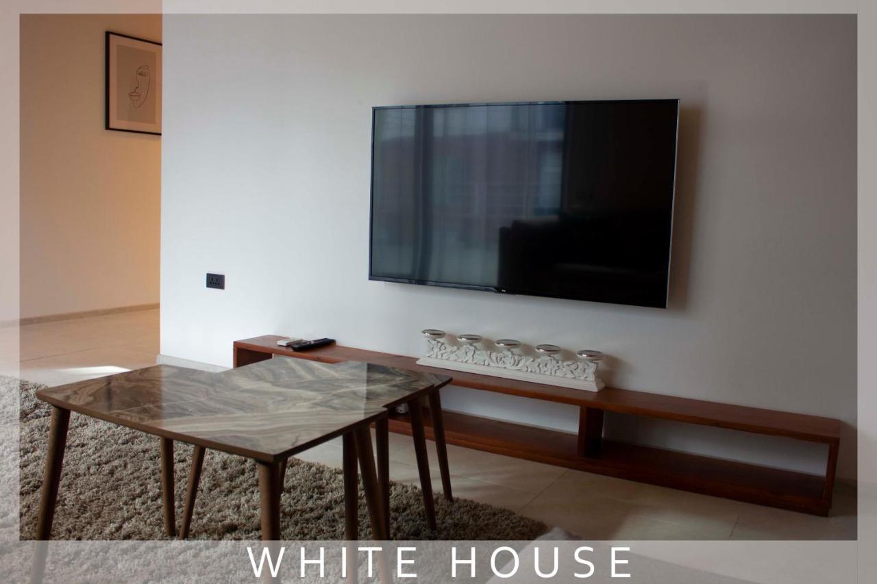 White House Villa Tbilisi Buitenkant foto