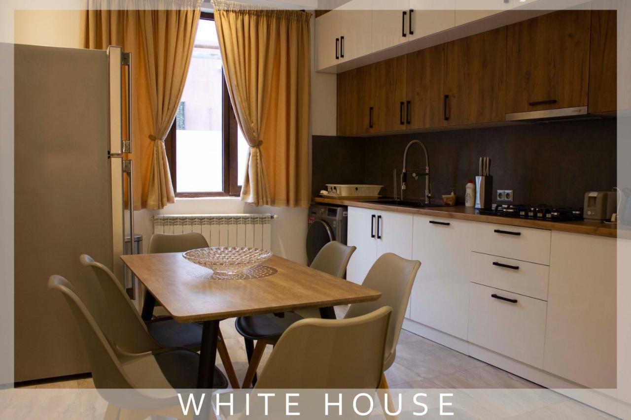 White House Villa Tbilisi Buitenkant foto