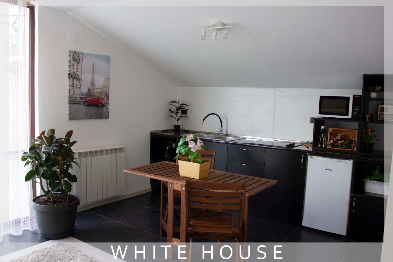 White House Villa Tbilisi Buitenkant foto