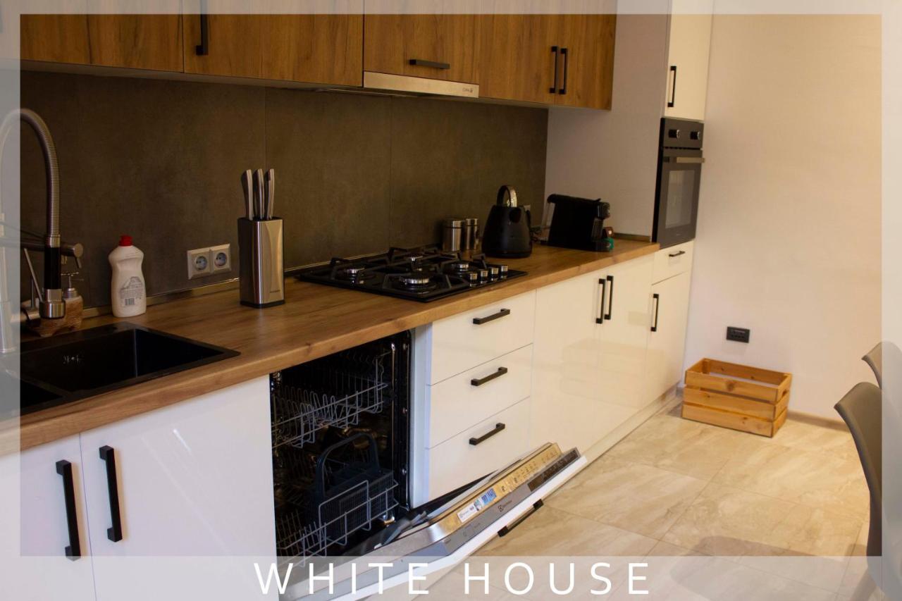 White House Villa Tbilisi Buitenkant foto