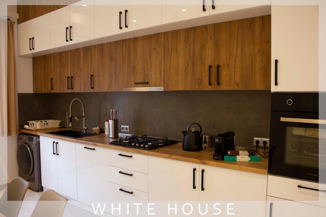 White House Villa Tbilisi Buitenkant foto