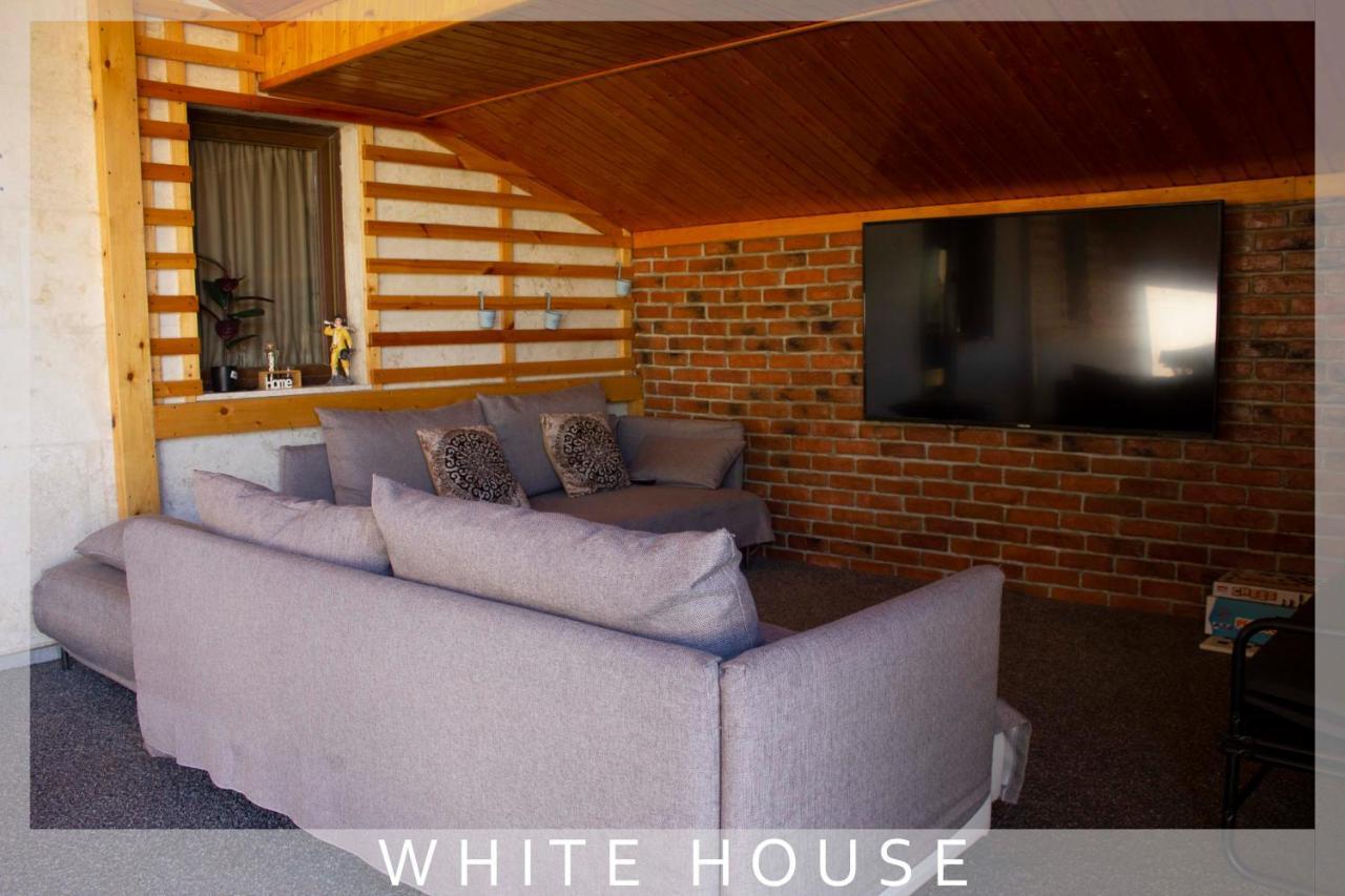 White House Villa Tbilisi Buitenkant foto