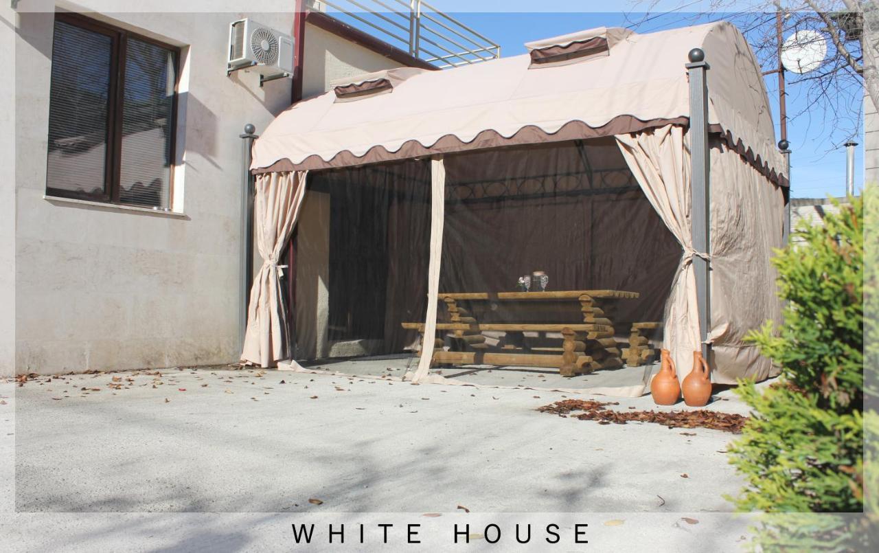 White House Villa Tbilisi Buitenkant foto