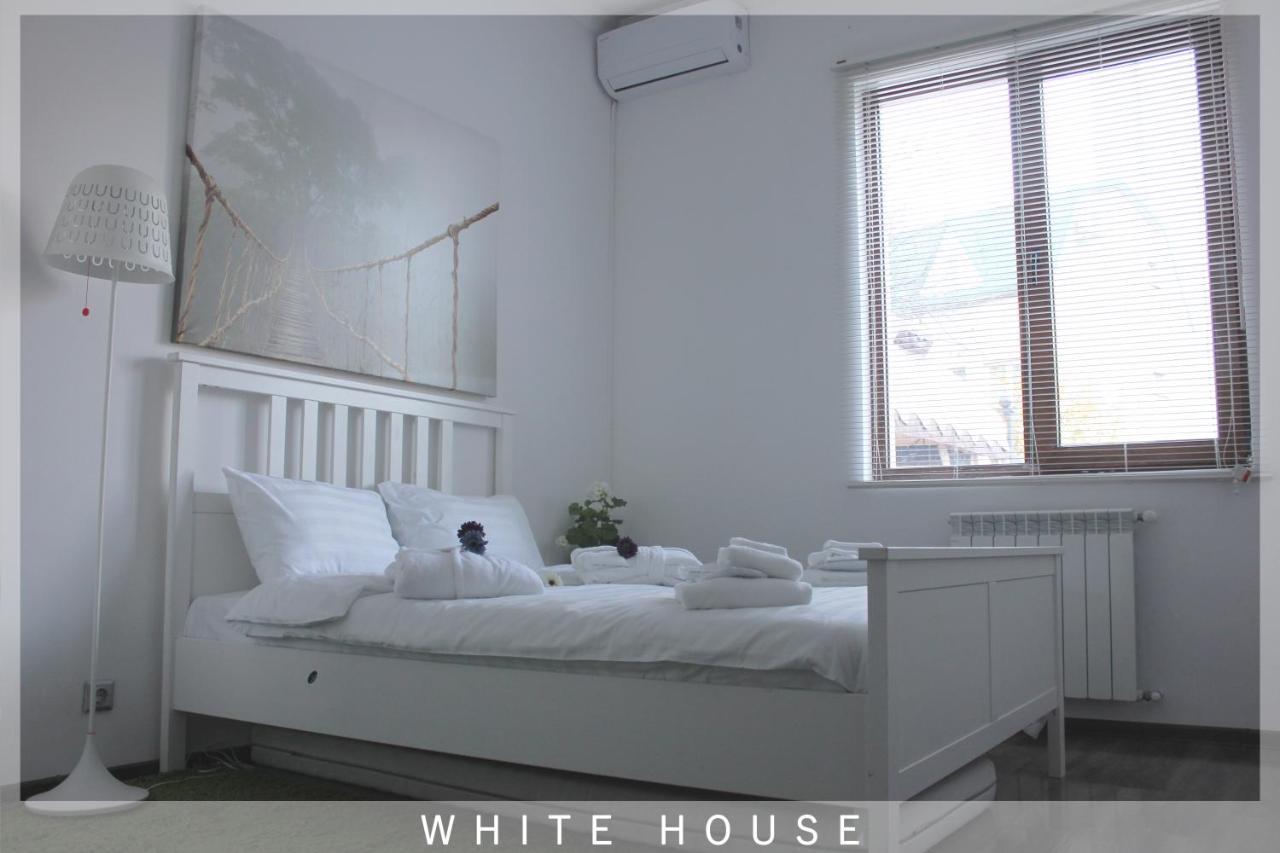 White House Villa Tbilisi Buitenkant foto