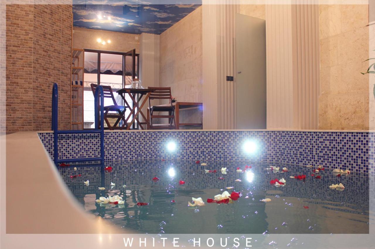 White House Villa Tbilisi Buitenkant foto
