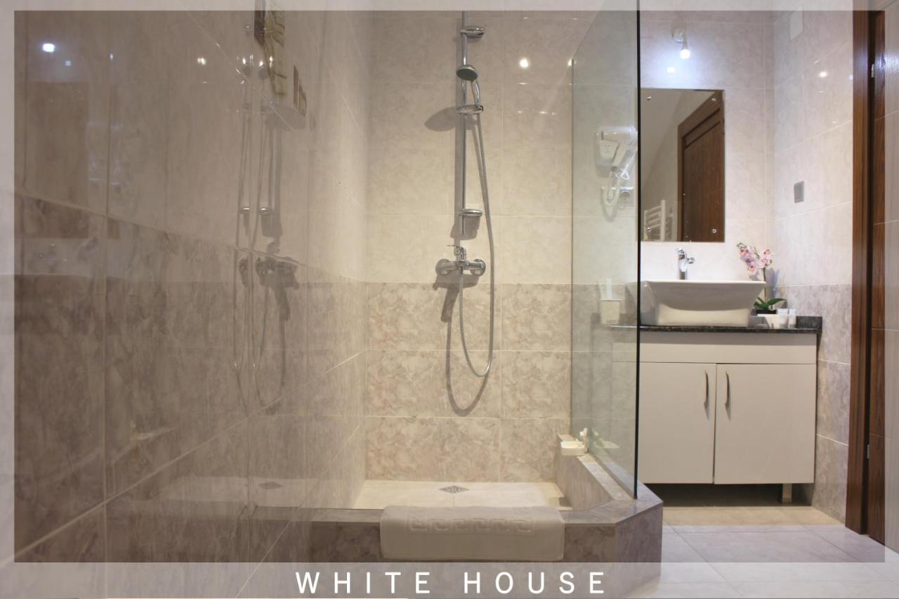 White House Villa Tbilisi Buitenkant foto