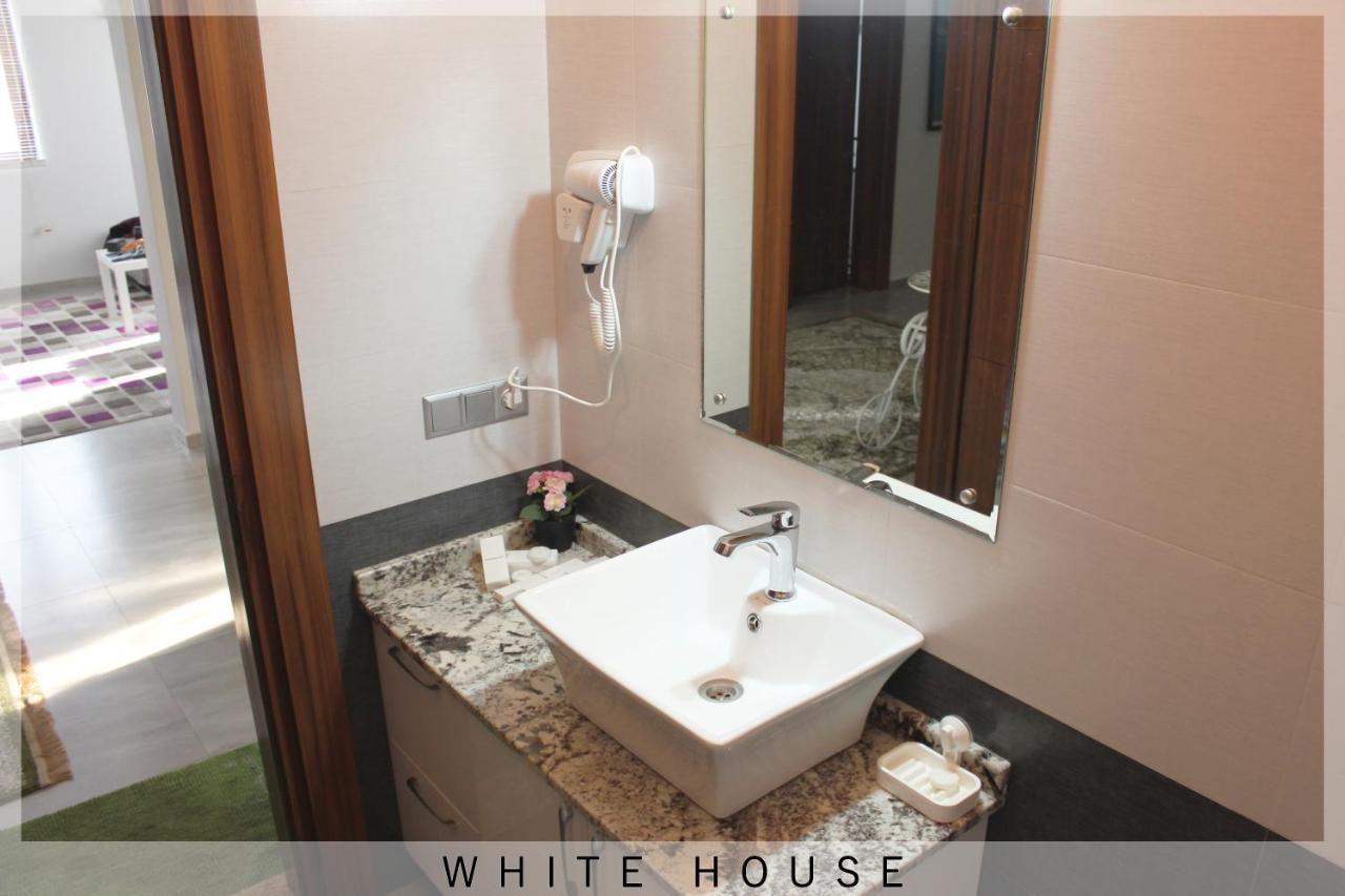 White House Villa Tbilisi Buitenkant foto