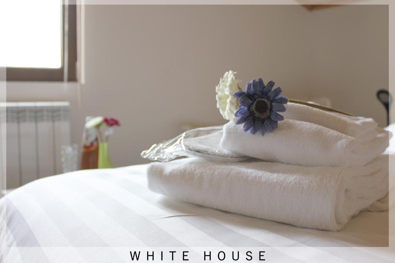 White House Villa Tbilisi Buitenkant foto